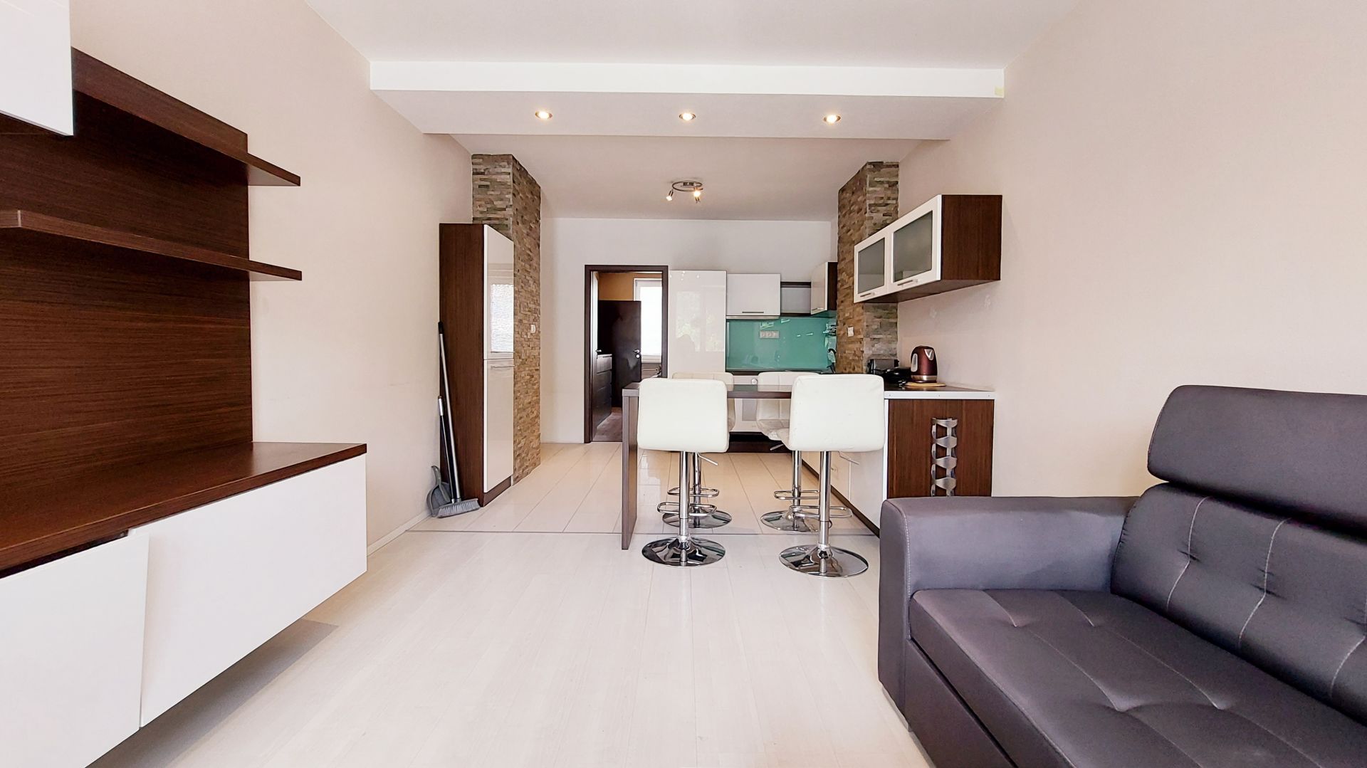 Prenájom - Byt v centre mesta 3+kk, 60 m2 +balkón, krásne prerobený- Banská Bystrica - Centrum