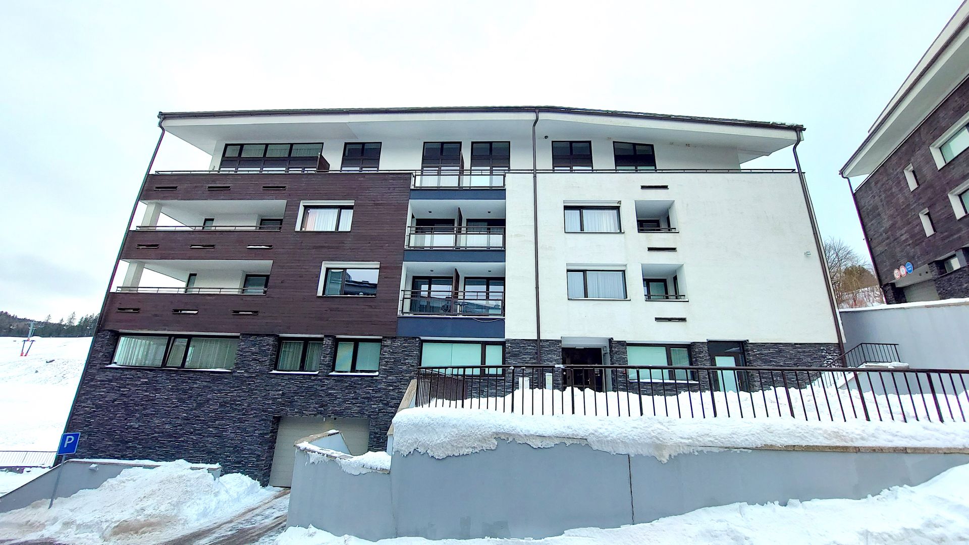 Apartmán 2+kk s terasou na dobrej adrese  -  Donovaly